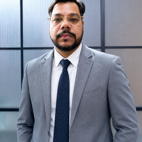 Manish Raj Bhatia, Senior Solutions Architect